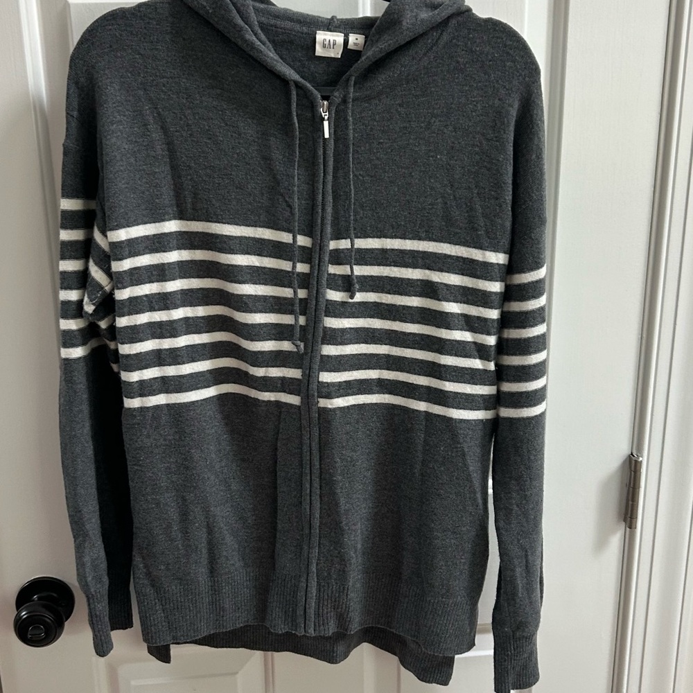 GAP Women's Charcoal and White Zip-Up Sweater